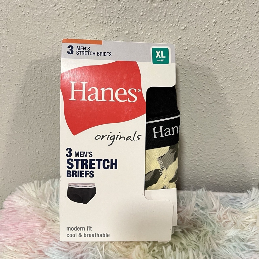 3 men's stretch briefs. Hanes